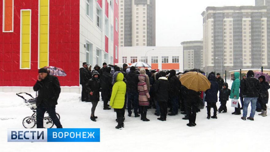 Школа №102 в Воронеже в первый день приёма заявок перевыполнила план по набору первоклашек