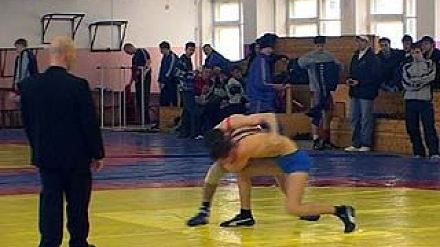 Финишировало первенство области и города по греко-римской борьбе