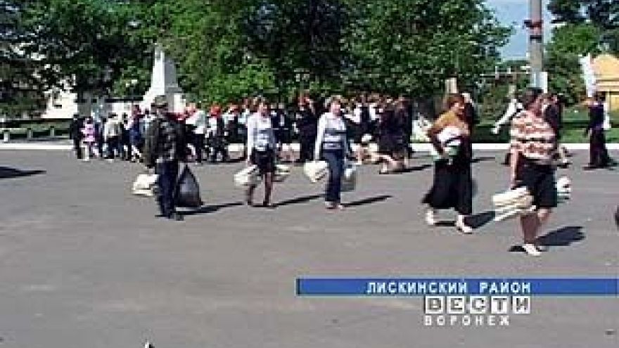 В поселке Давыдовка Лискинского района наводили порядок