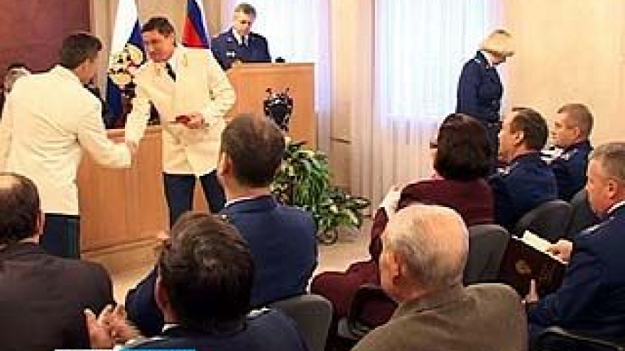 Лучшим сотрудникам воронежской прокуратуры вручили награды
