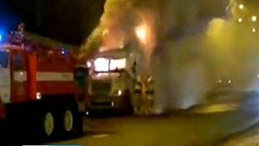 В районе Бульвара Победы загорелся тягач с полуприцепом