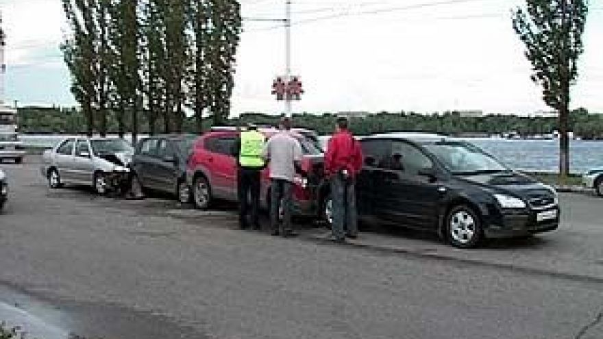 Авария с участием четырех автомобилей произошла на Чернавском мосту