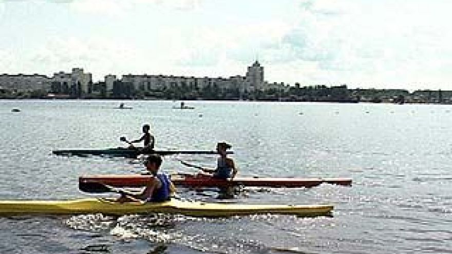 Более трехсот спортсменов участвовали в первенстве по гребле