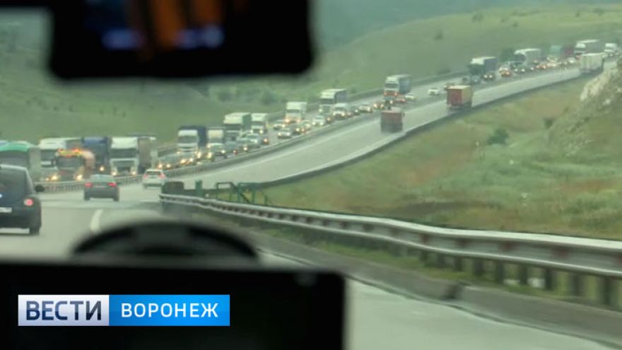 На трассе у Лосево дорожный затор растянулся на 28 км