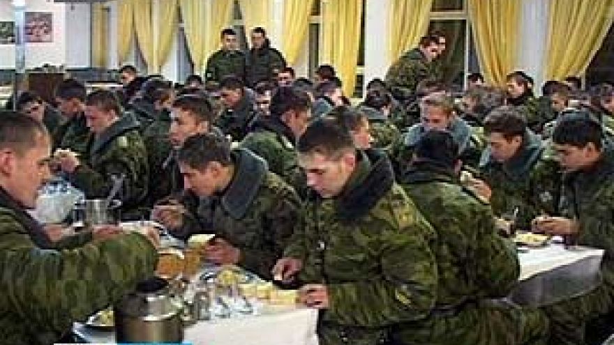 В российской армии перловку заменят на рис и гречку