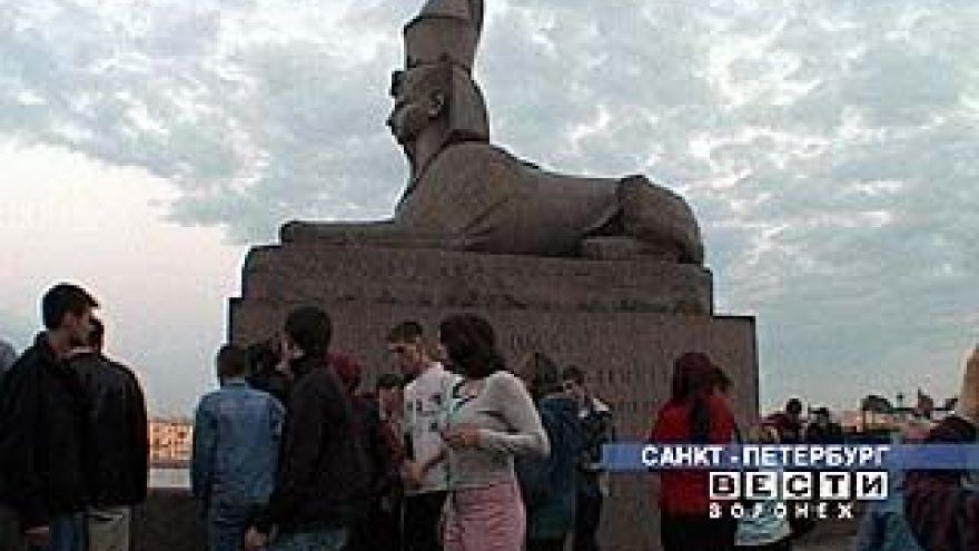 В Санкт-Петербурге - белые ночи