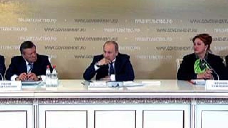 Премьер-министр обсудил с губернатором Алексеем Гордеевым ситуацию в регионе