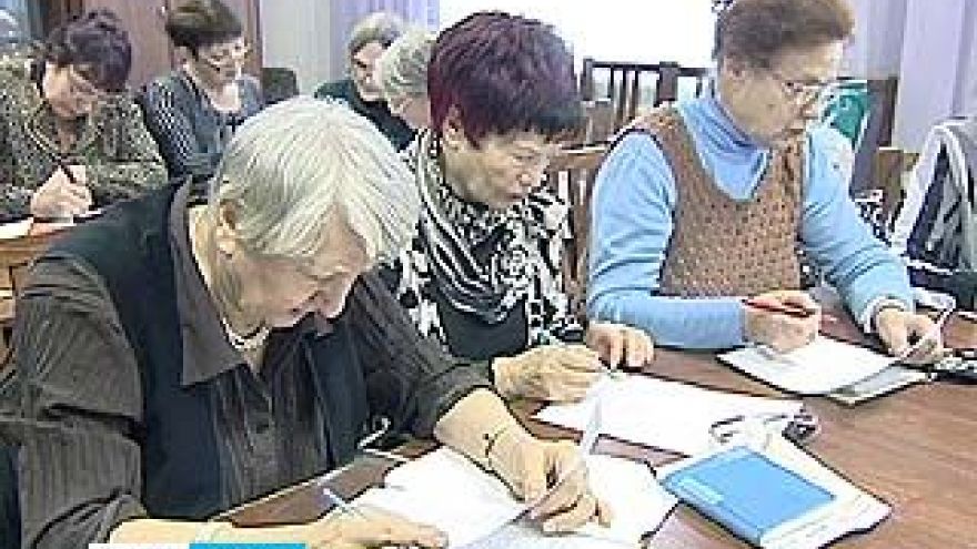 С этими пенсионерами шутки плохи. Пожилые воронежцы в школах проходят юриспруденцию и ОБЖ