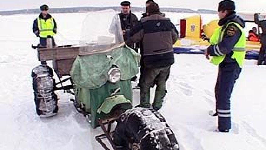 Воронежские спасатели уговаривают рыбаков не выходить на лед