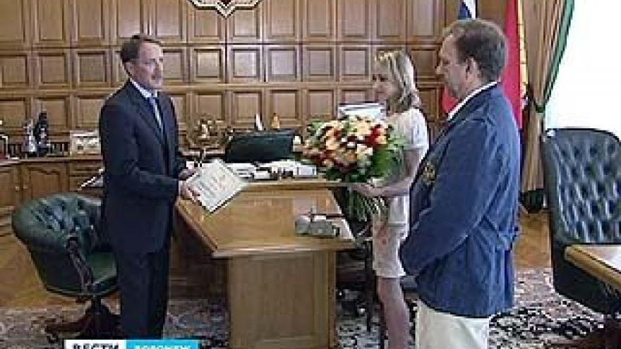 Губернатор встретился с Викторией Комовой и её тренером