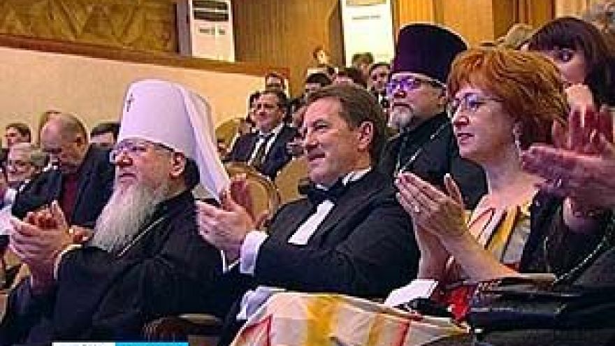 На губернаторском балу удалось собрать более 12 миллионов рублей