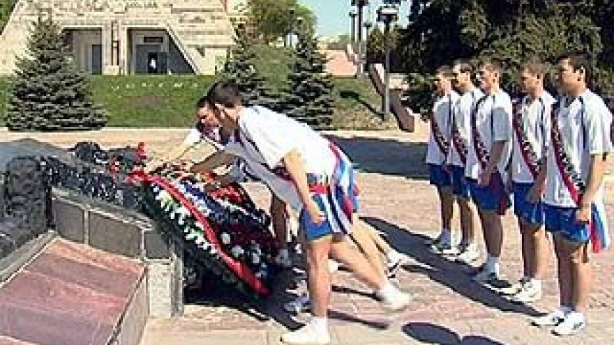 Курсанты Института ФСИН побывали на местах боевой славы Воронежа
