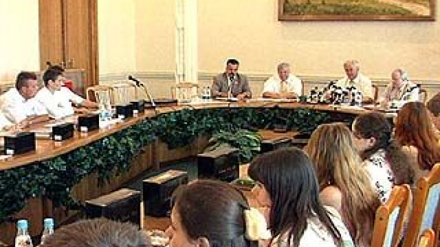 Губернатор встретился с победителями конкурсов и олимпиад