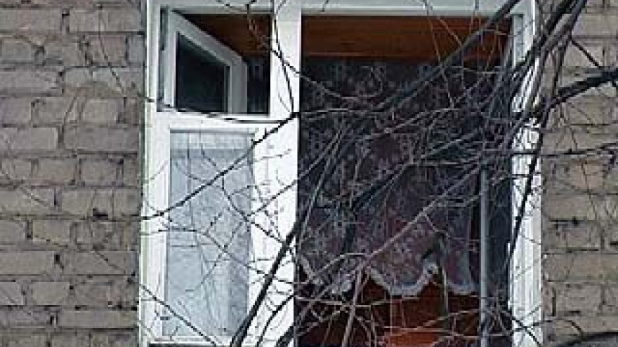 В Воронеже ребёнок выпал из окна пятого этажа и остался жив