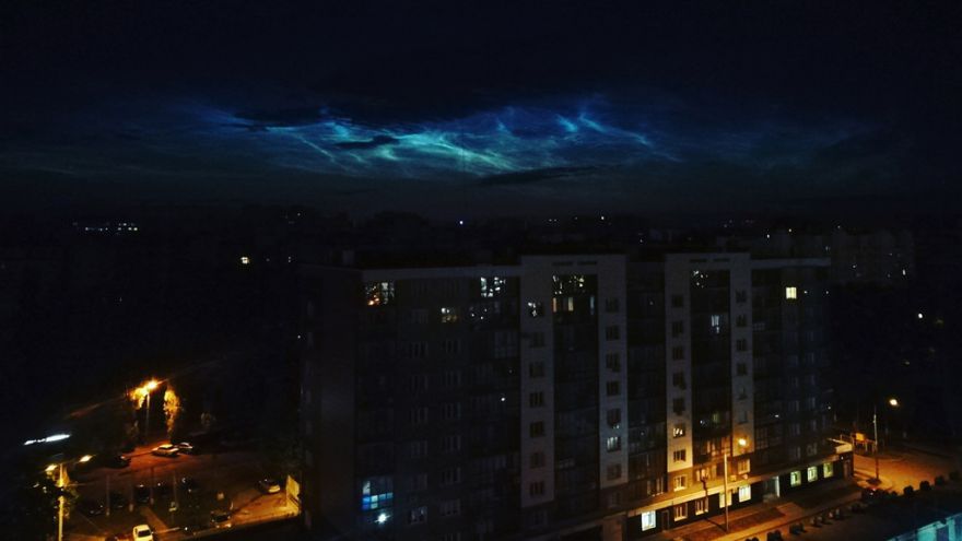 Горожане сфотографировали редкие серебристые облака в небе над Воронежем