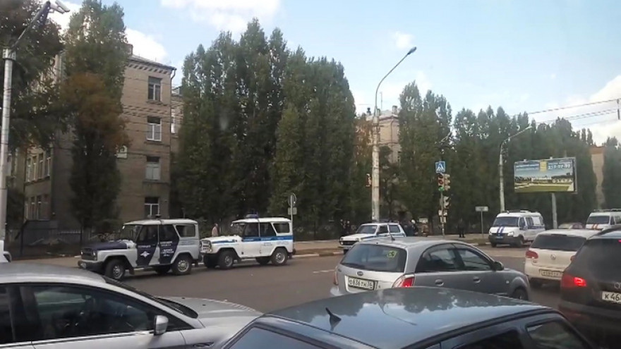 Полиция рассказала о причинах оцепления воронежской школы