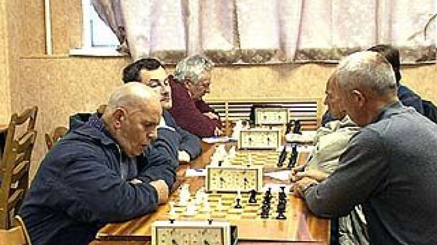В шахматном клубе проходят соревнования среди инвалидов