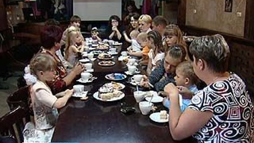В Воронеже работает "Школа приёмных родителей"