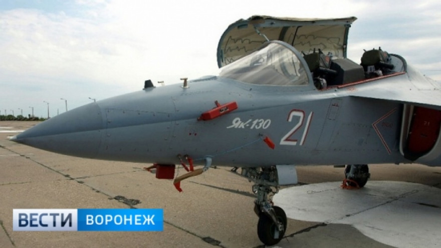 Аварийная посадка Як-130 в Воронежской области попала на видео