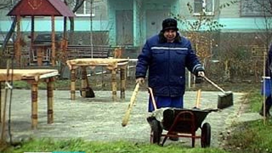 Дефицит дворников в Воронеже - более 600 человек