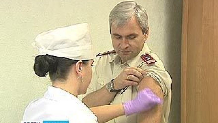 Главный санитарный врач призывал воронежцев делать прививки личным примером