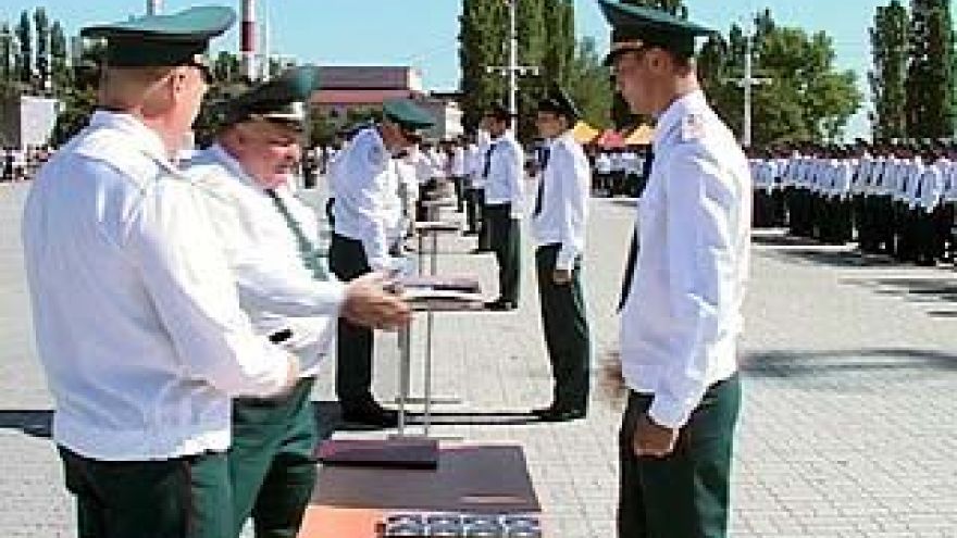 Курсанты Воронежского пожарно-технического училища отмечают выпускной