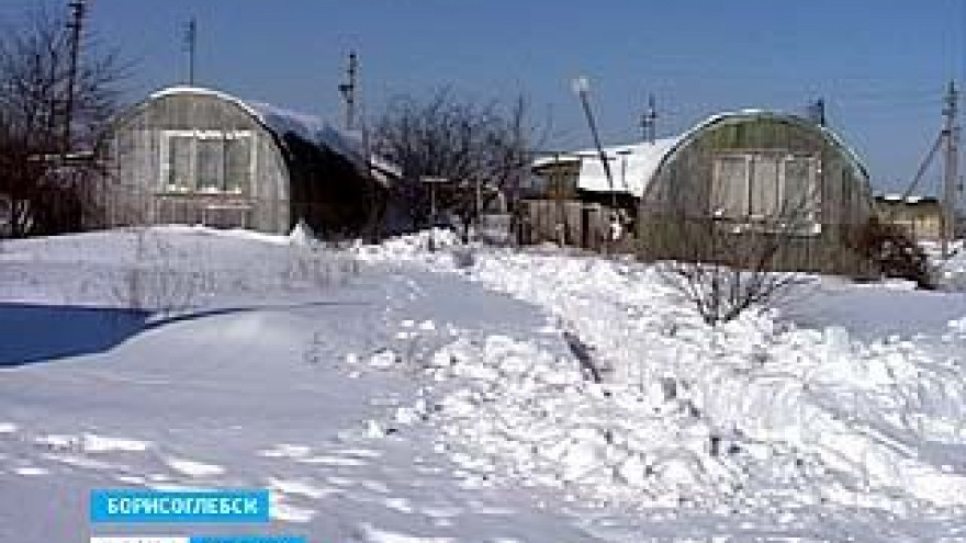 Вынужденные переселенцы до сих пор живут в алюминиевых бочках