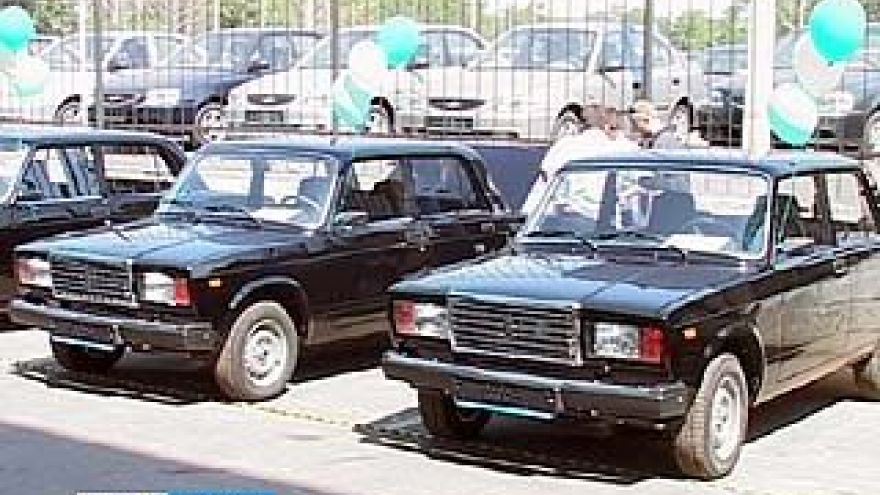 Воронежцам, получившим травмы на производстве, вручили автомобили