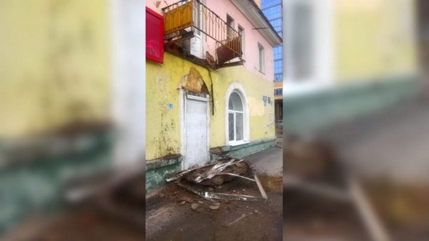 Воронежская УК о рухнувшем балконе трёхэтажки: «Дом потихоньку рассыпается»