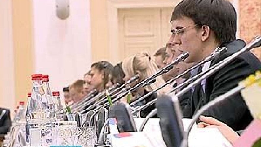 Губернатор познакомился с новым составом молодежного правительства