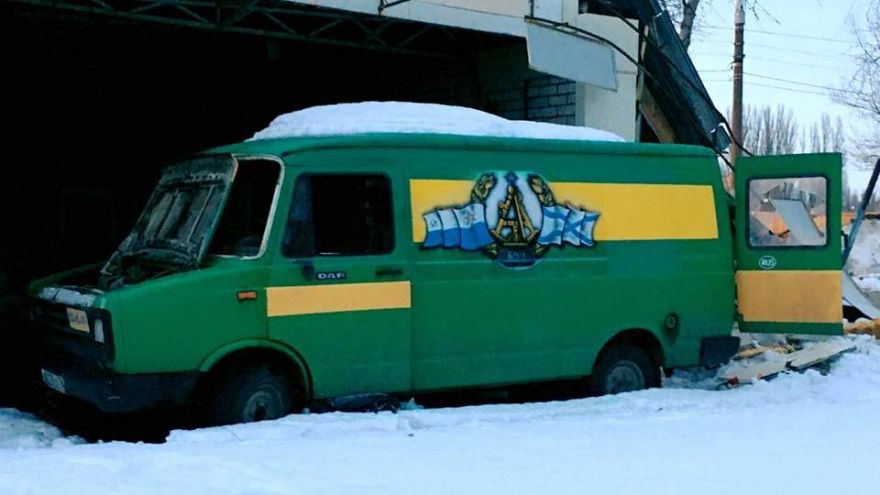 Предпринимательница: неизвестные разбили авто, мешавшее сносу шиномонтажа в Воронеже