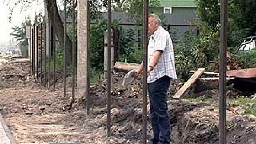 Конфликт из-за забора над набережной Массалитинова чуть не привёл к поножовщине прямо в управе