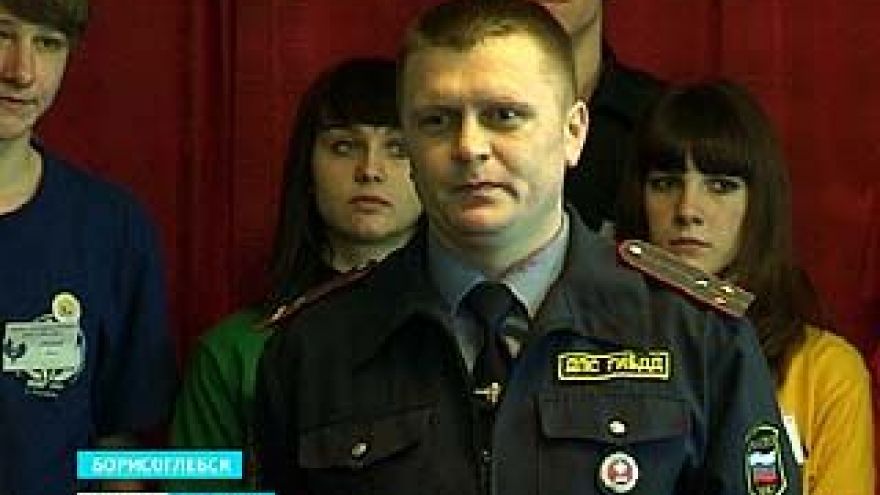 Участники движения "Перекресток" рассказывают ровесникам о ПДД