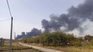 В индустриальном парке под Воронежем загорелся склад