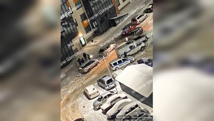 Труп воронежца нашли под окнами многоэтажки в Шилове