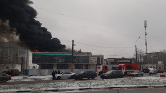 Стройка загорелась в Северном микрорайоне Воронежа