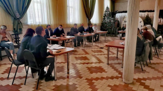 Депутаты оставили главу Семилук на посту вопреки просьбе воронежского губернатора