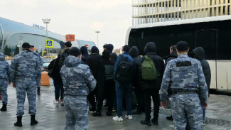 Воронежские приставы выдворили на родину 16 мигрантов