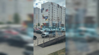 Воронежцы пожаловались на трупный запах из квартиры многоэтажки
