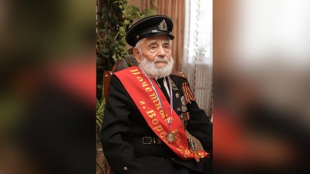 Почётному гражданину Воронежа и ветерану Ивану Осадчуку исполнилось 105 лет
