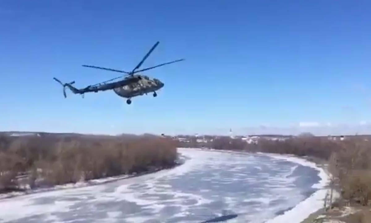 Появилось видео аварийной посадки военного вертолёта в Воронежской области  – Новости Воронежа и Воронежской области – Вести Воронеж