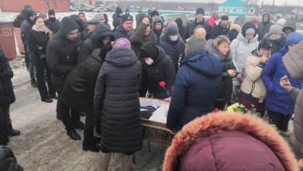 Сбежавшего в Воронеж из зоны СВО дезертира похоронили под Липецком