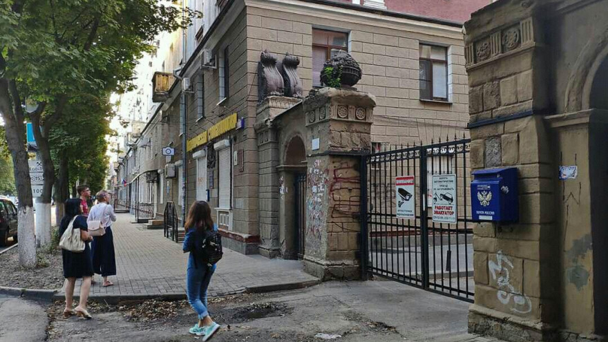 Активисты «Том Сойер Фест» захотели восстановить парадные ворота дома в центре Воронежа