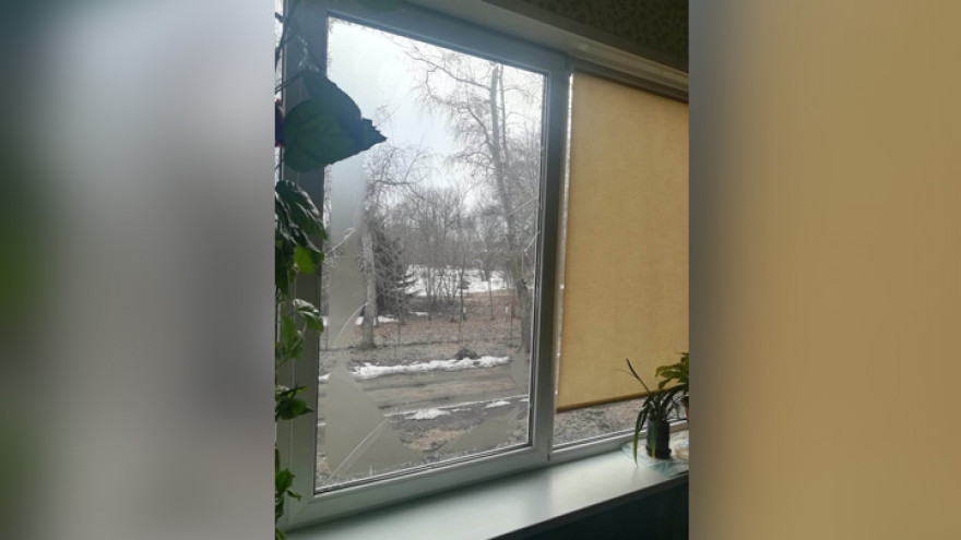 В школе под Воронежем на 10-летнего мальчика во время урока рухнуло окно