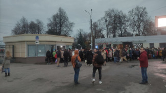 Очевидцы показали видео с утренним «штурмом» вокзала «Воронеж-1»