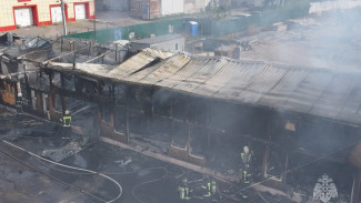 Воронежцам показали на фото последствия пожара на складе со стройматериалами