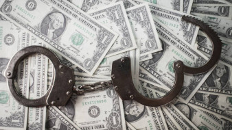 Под Воронежем экс-полицейского отправили в колонию за кражу 12 тыс. долларов у «гадалки»