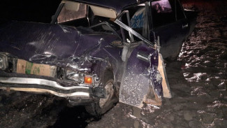  В Воронежской области автомобилист врезался в припаркованную машину и погиб