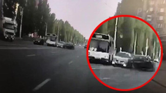 В Воронеже нашли Nissan, столкнувшийся с иномаркой полицейского перед ДТП с 3 жертвами 