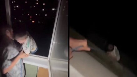 Опасный спуск ребёнка на тросе с балкона привёл к проверке воронежского СК